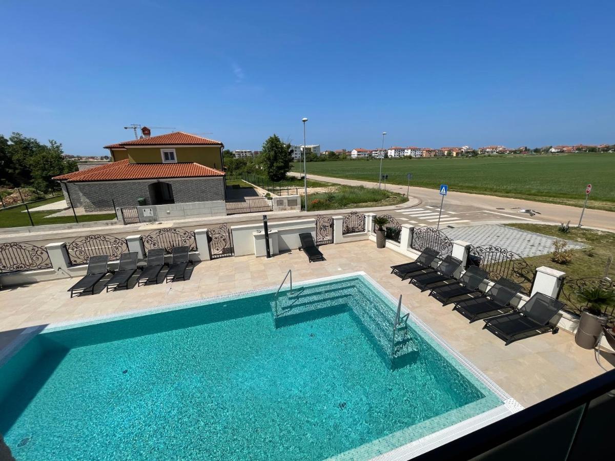 Vila Softic Amra Умаг Екстериор снимка