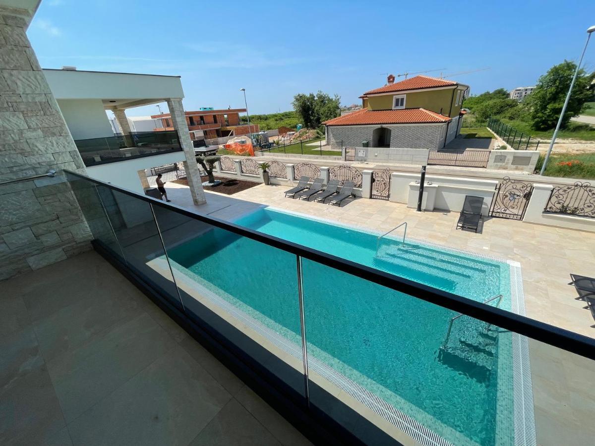 Vila Softic Amra Умаг Екстериор снимка